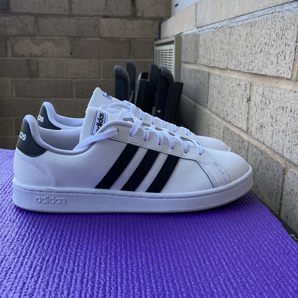 Adidas - Picture 3 of 7